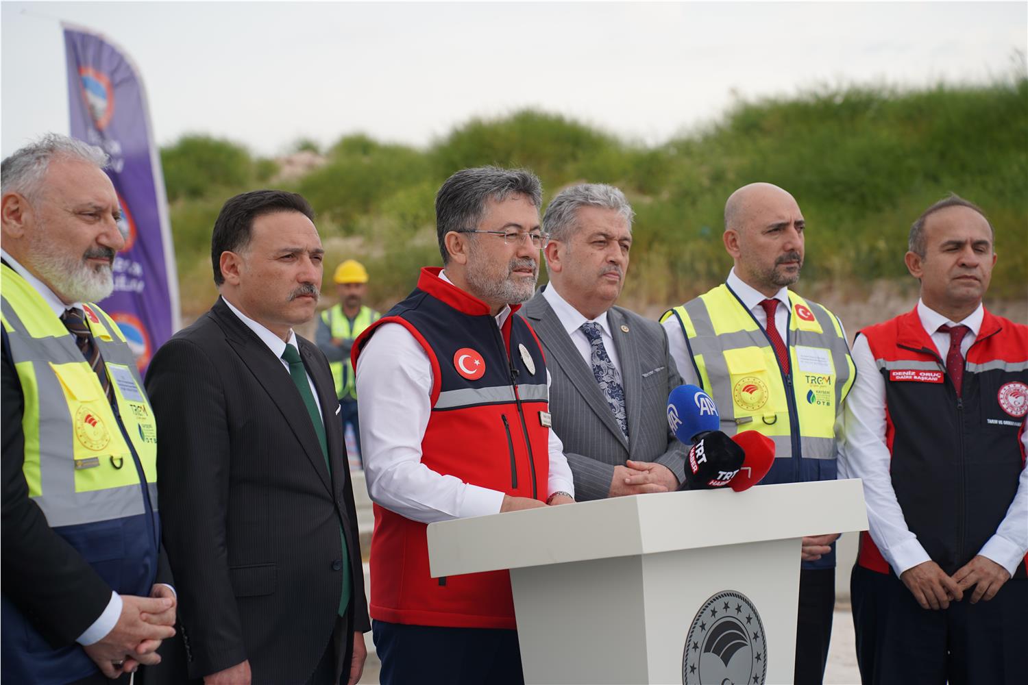 BAKAN YUMAKLI JEOTERMAL KAYNAKLI SERA OTB'Yİ ZİYARET ETTİ